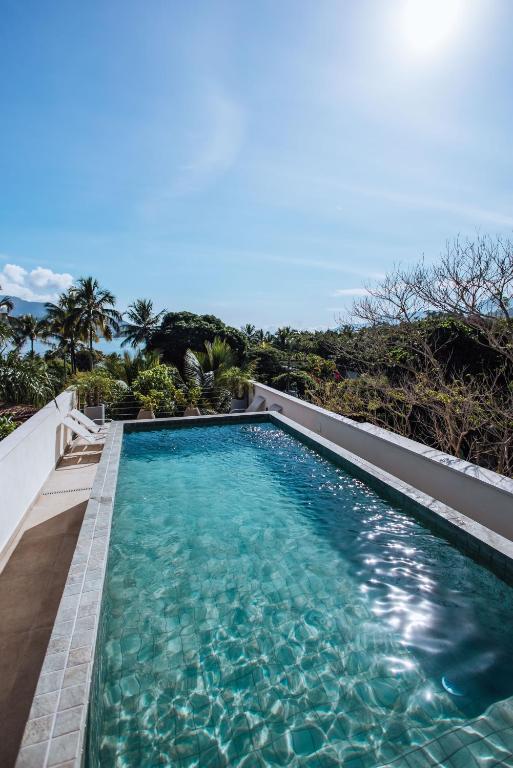 A piscina localizada em Smart Hotel Reserva Ilhabela ou nos arredores