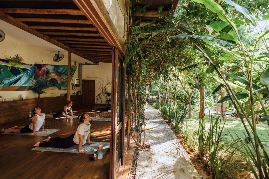 Um jardim em Smart Hotel Reserva Ilhabela