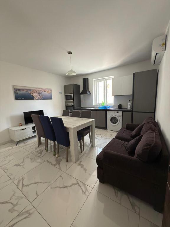 3-Bedroom Apartment in Msida M1 - Appartement De Trois Chambres