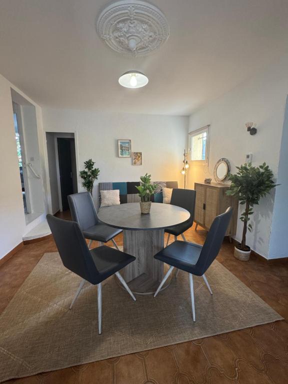 Coin salon dans l'établissement Petite maison indépendante