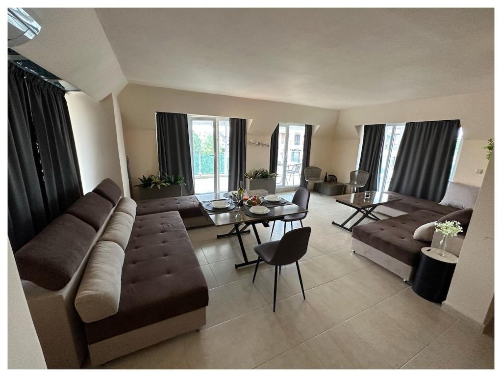 Curated visual reference: Top Floor Luxury Living Reference: Top Floor Luxury Apartment In Sunny Beach Sunny Beach Updated