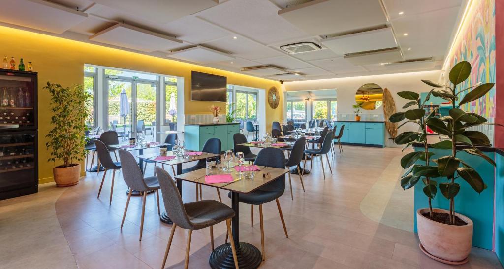 Restaurace v ubytování Sure Hotel by Best Western Biarritz Aeroport
