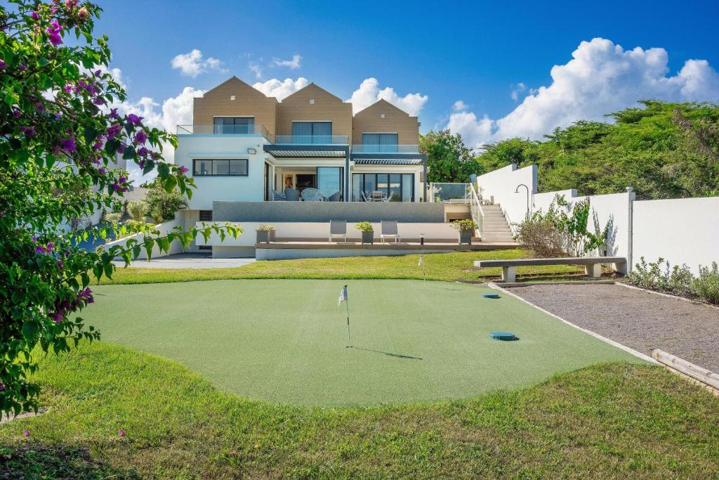 Visual Reference: Luxury Villa Beach And Putt Avec Accès Plage Saint François