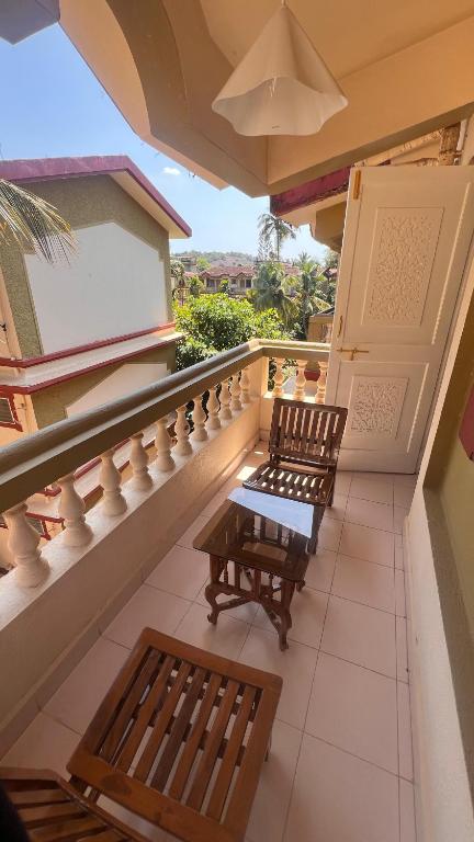 Balkón nebo terasa v ubytování Stylish Poolside 2BHK Near Candolim to Eat, Chill, Party Nearby