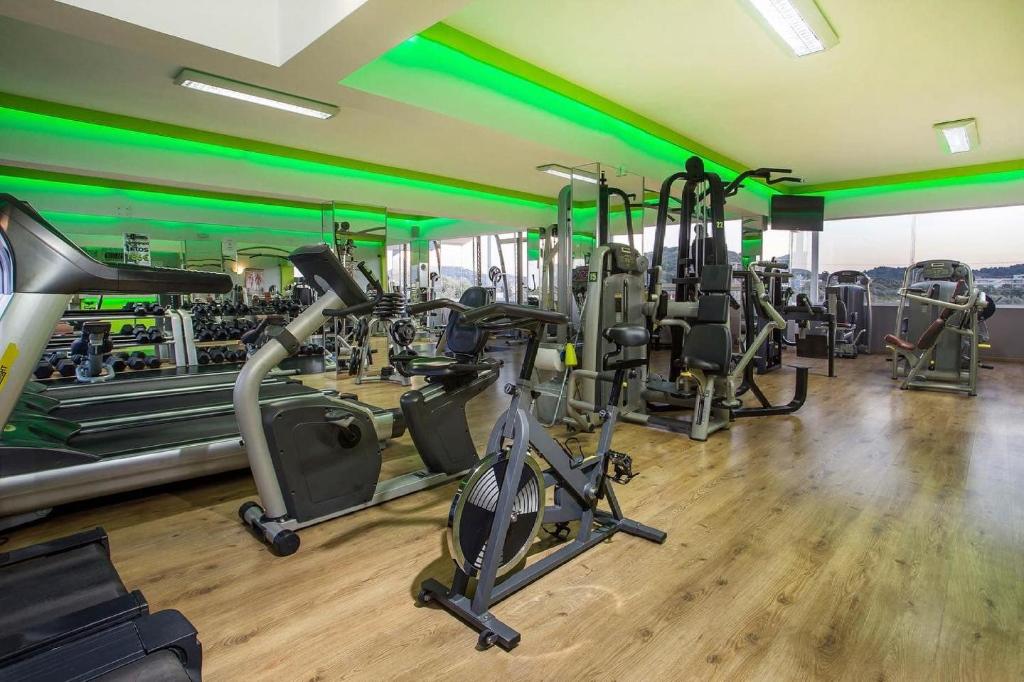 Posilňovňa alebo fitness centrum v ubytovaní GK Home Apartment I part of Gk Fitness Club