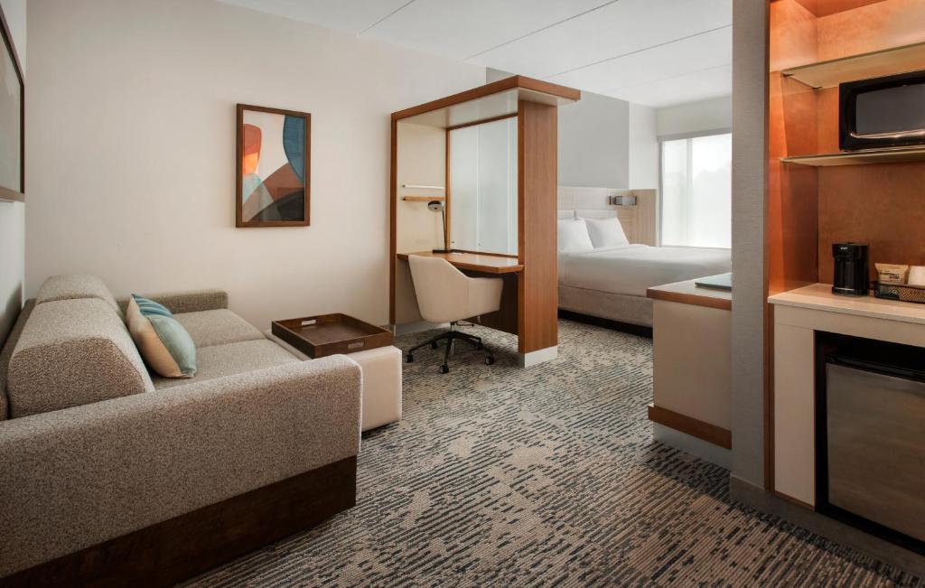 Postel nebo postele na pokoji v ubytování SpringHill Suites by Marriott Mount Laurel