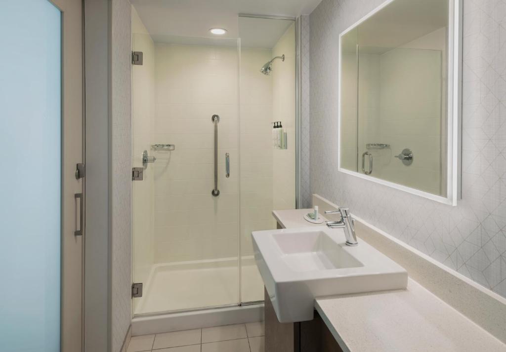 Koupelna v ubytování SpringHill Suites by Marriott Mount Laurel