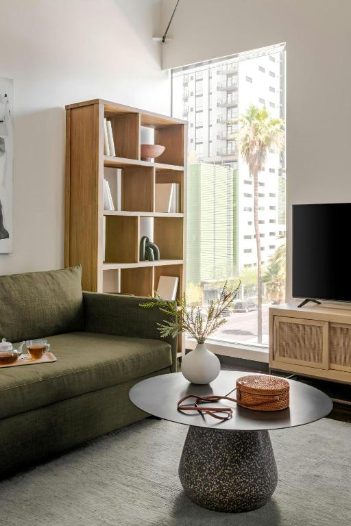 TV a/nebo společenská místnost v ubytování Sonder by Marriott Bonvoy Ida Apartments Downtown