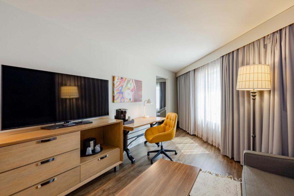 Hotel Indigo Austin Downtown - University by IHG photo