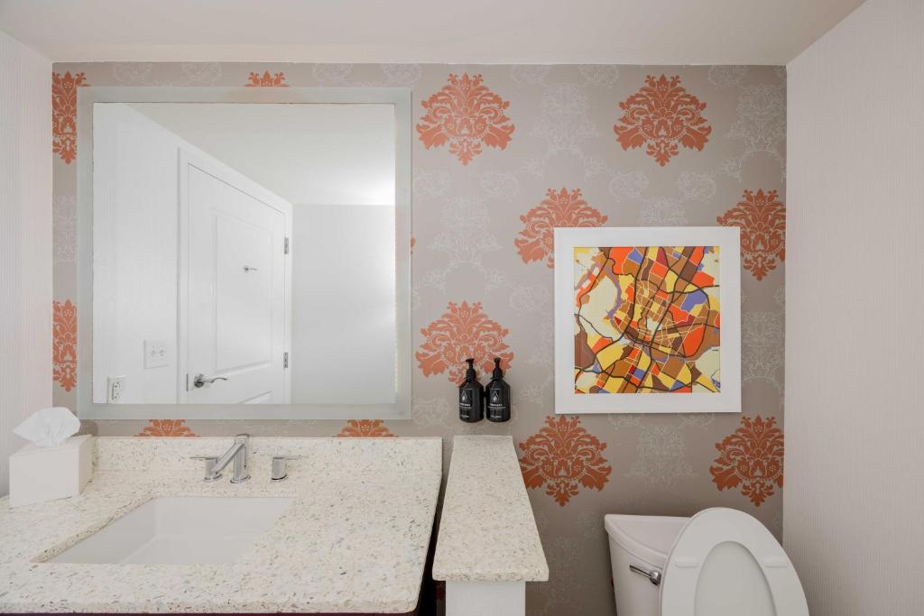 Hotel Indigo Austin Downtown - University by IHG photo