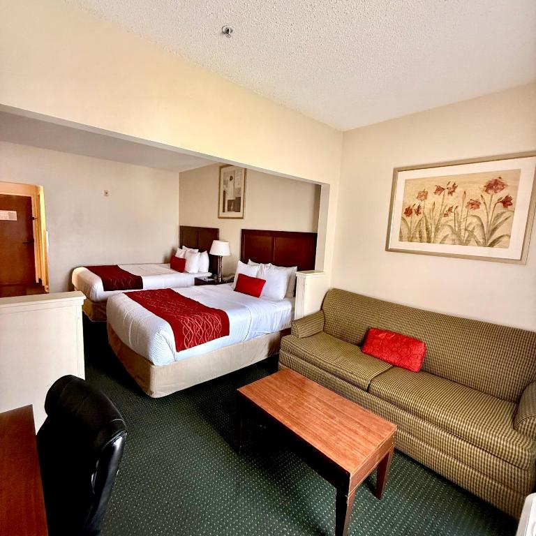 Ramada by Wyndham Denver International Airport photo