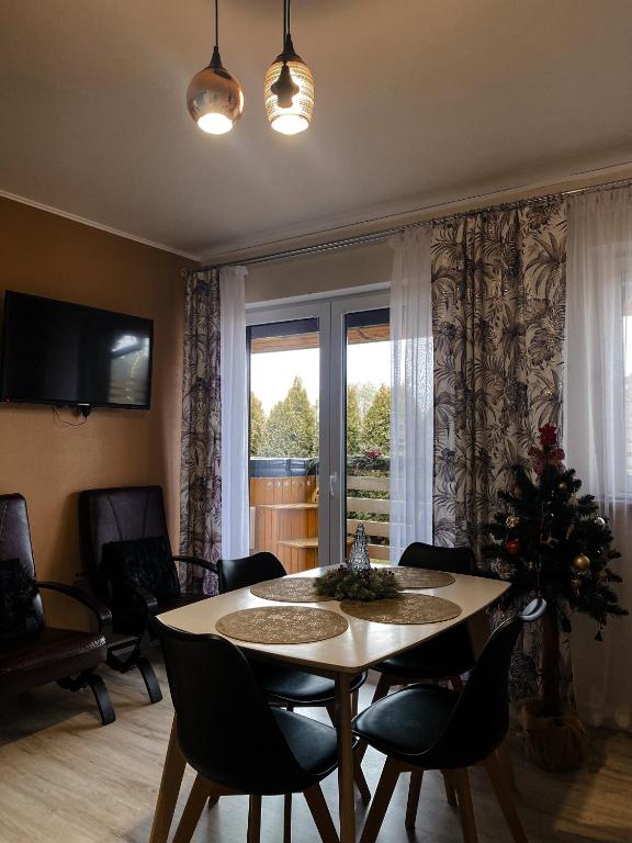 Magiczny Zakątek Bałtów - domki z jacuzzi - Casa De Dos Dormitorios