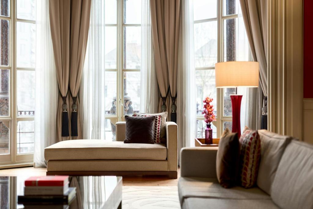 St Pancras London, Autograph Collection - Resim 35