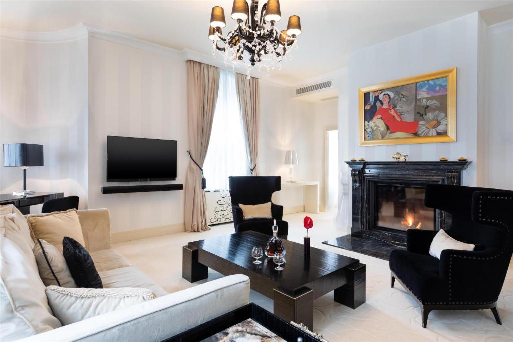 TV a/nebo společenská místnost v ubytování Grand Hotel Kempinski High Tatras