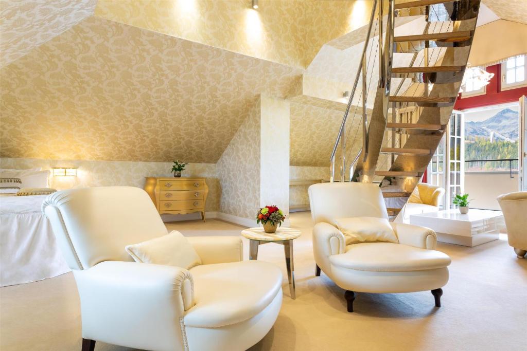 Posezení v ubytování Grand Hotel Kempinski High Tatras