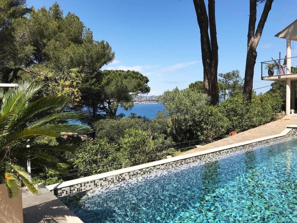 Photo de la galerie de l'établissement Appartement vue mer proche des plages et du centre-ville, à Sainte-Maxime