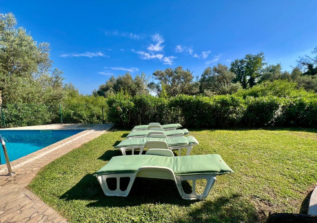 Bazén v ubytování Green Villa in Olives nebo v jeho okolí