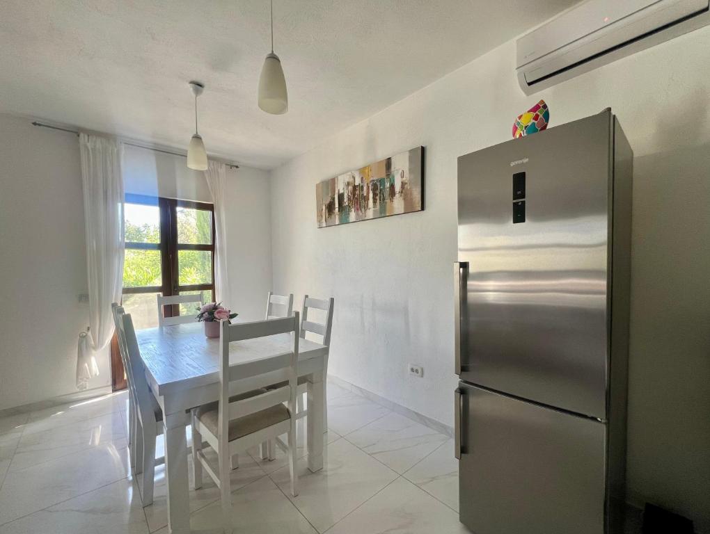 Kuchyň nebo kuchyňský kout v ubytování Green Villa in Olives