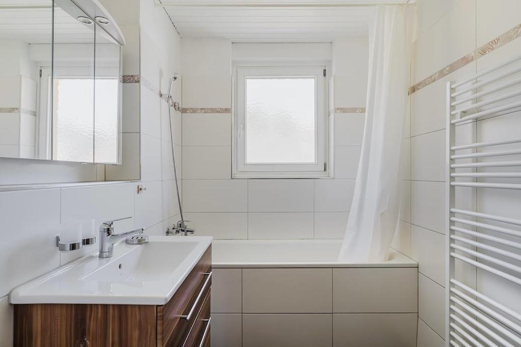 Saint Suite - Resim 3