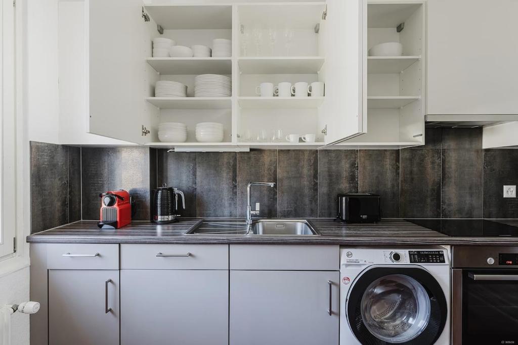 Saint Suite - Resim 18