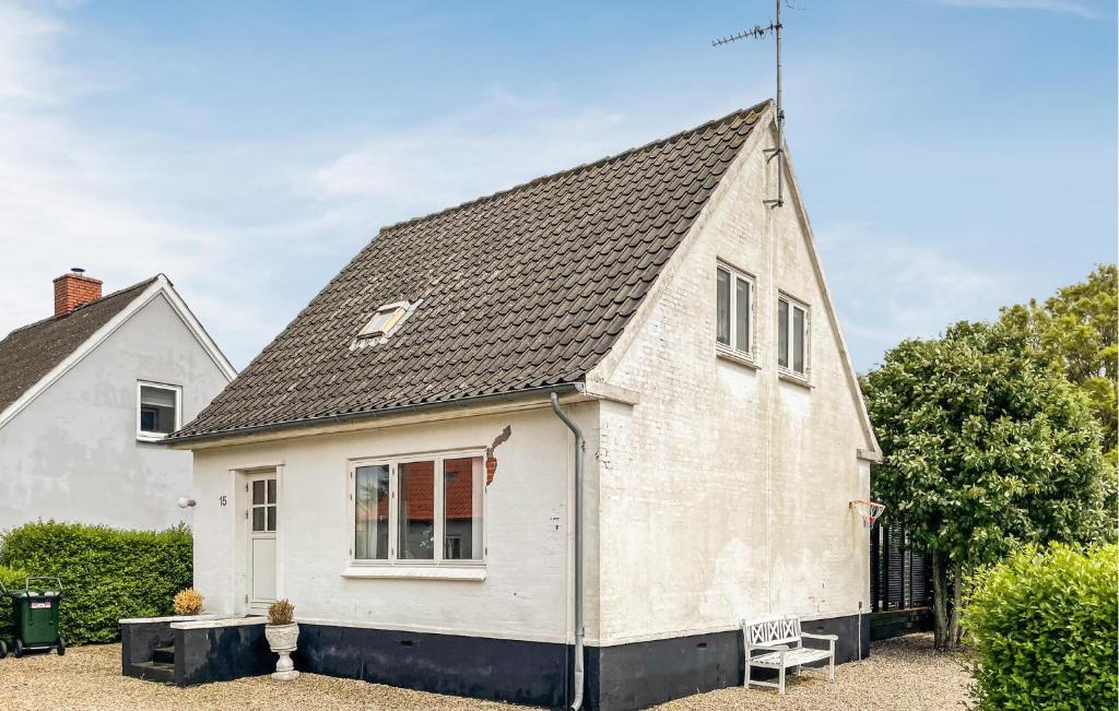 Bagenkopにある3 Bedroom Stunning Home In Bagenkopの黒屋根白屋根