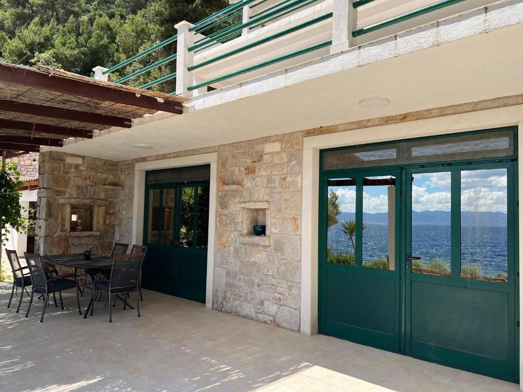 Balkón nebo terasa v ubytování Family friendly seaside apartments Cove Rapak, Hvar - 12779