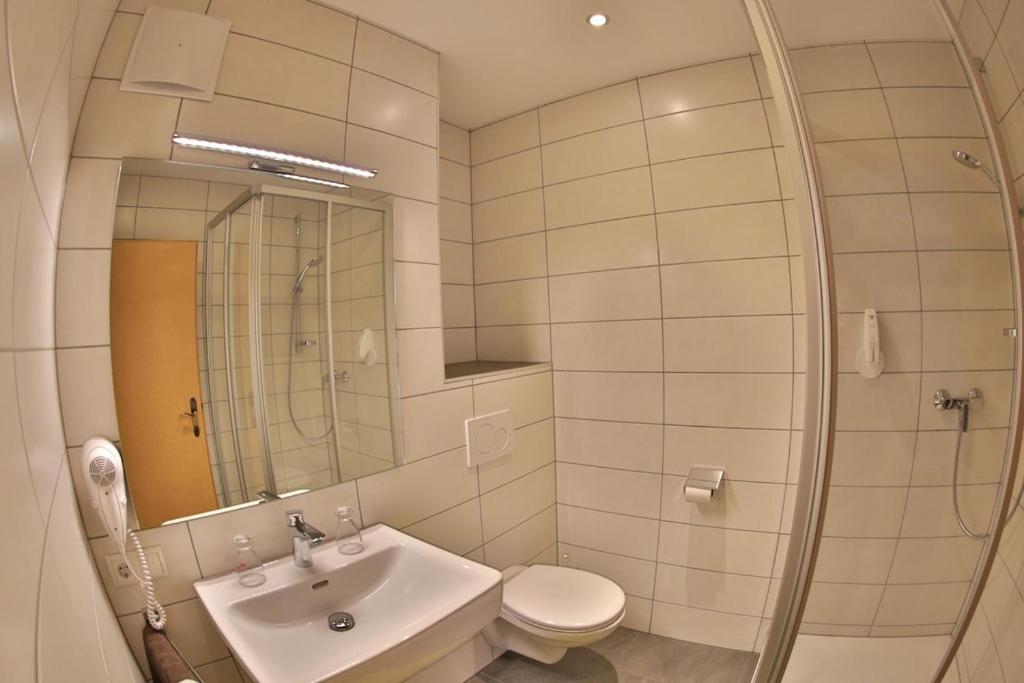 Koupelna v ubytování Hotel Stecher