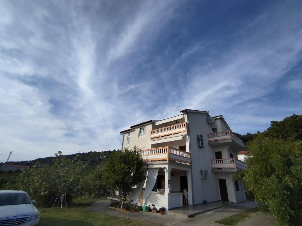 Apartments with parking space Palit, Rab - 23623