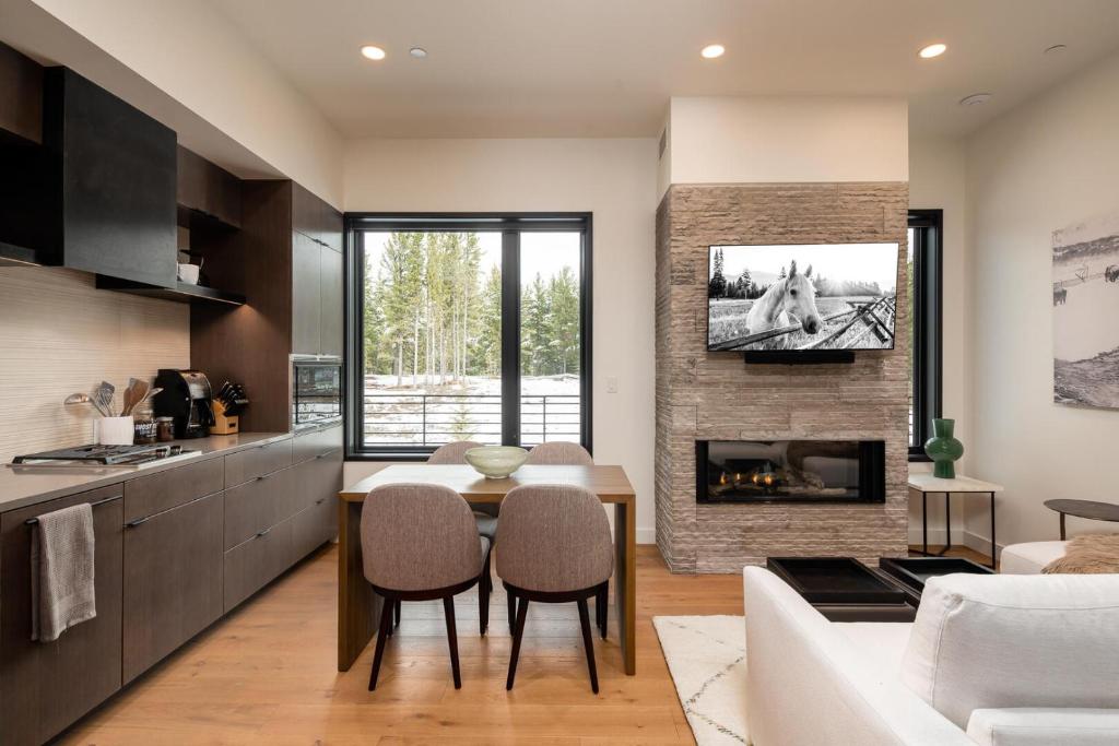 Køkken eller tekøkken på 230 LakeLodge condo