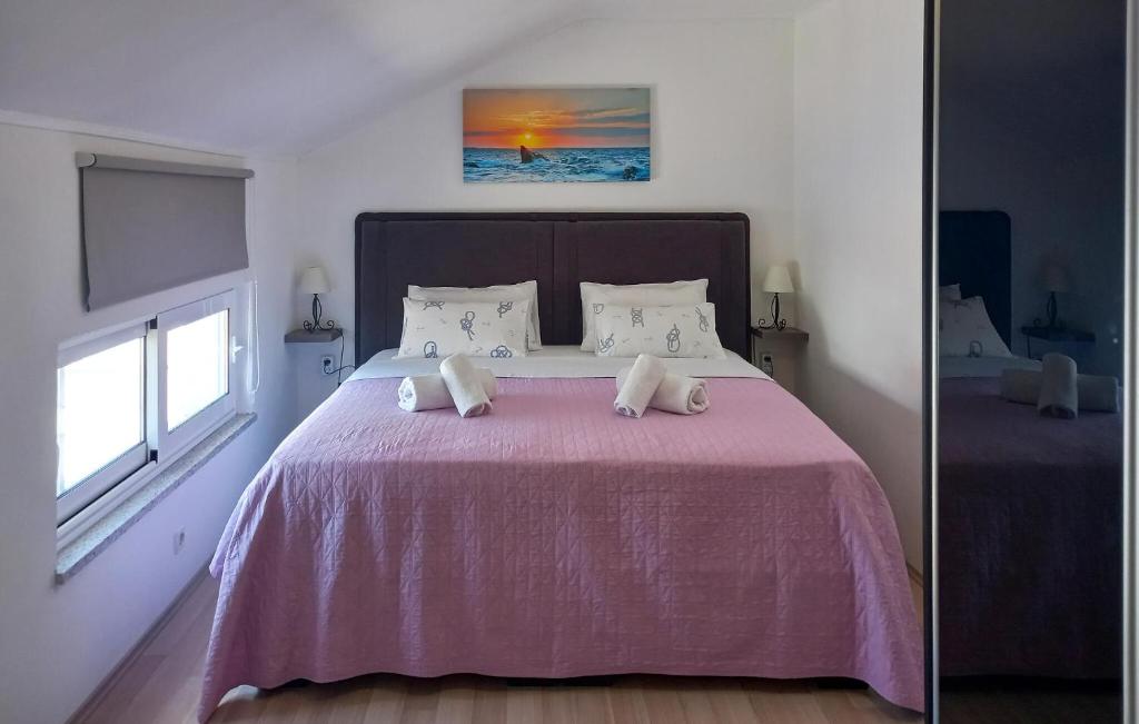 Posteľ alebo postele v izbe v ubytovaní Cozy Home In Rastane Donje With Wifi