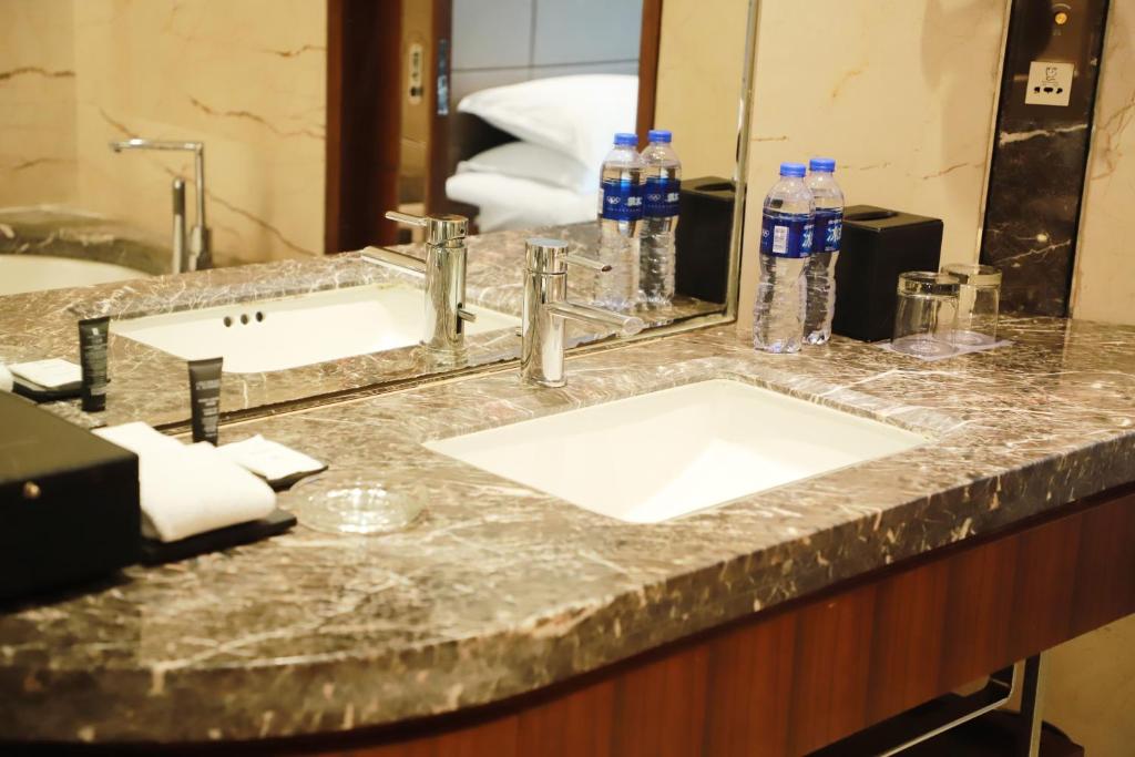 Koupelna v ubytování Sheraton Hefei Xinzhan Hotel