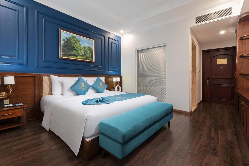 Grand Fleuve Boutique - 10