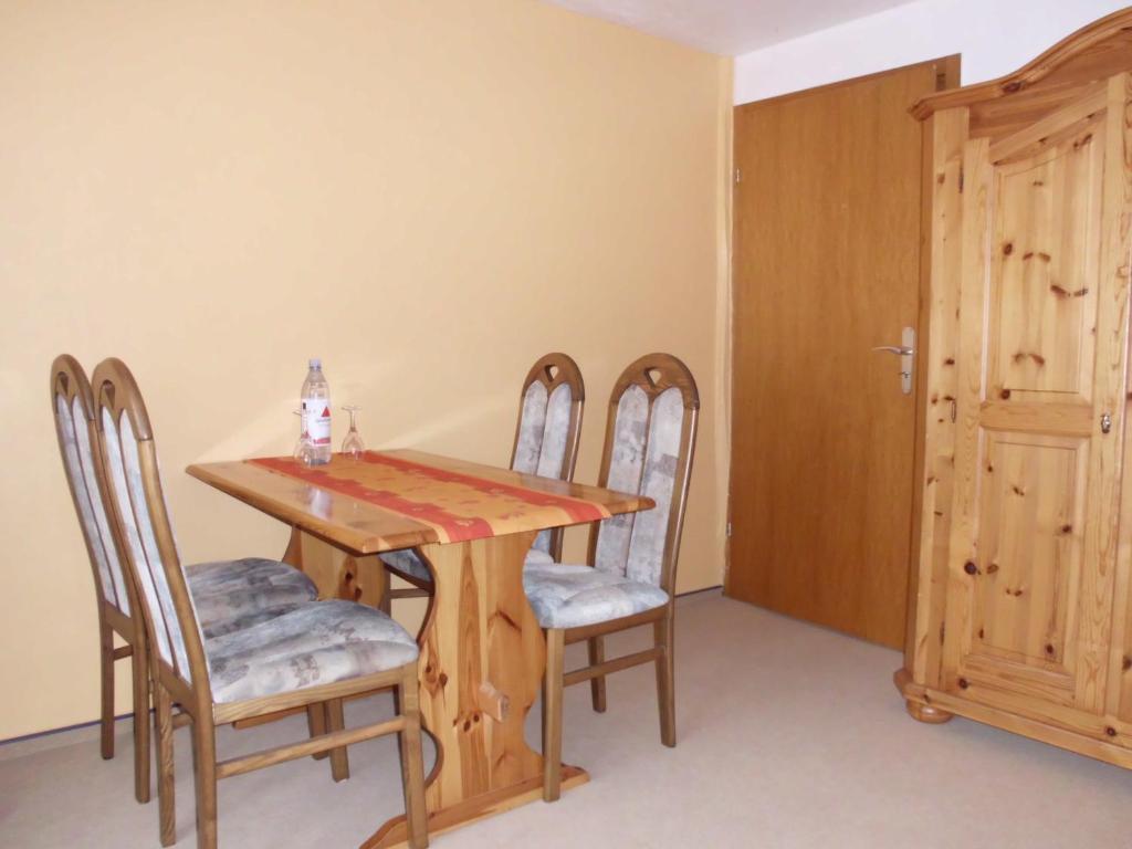 Zur Alten Fuldaschleife - Family Room