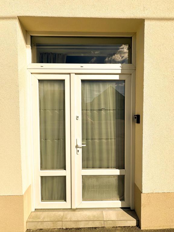 Imagem da galeria de VIBE S32 Apartman,AC,Free Parking em Székesfehérvár