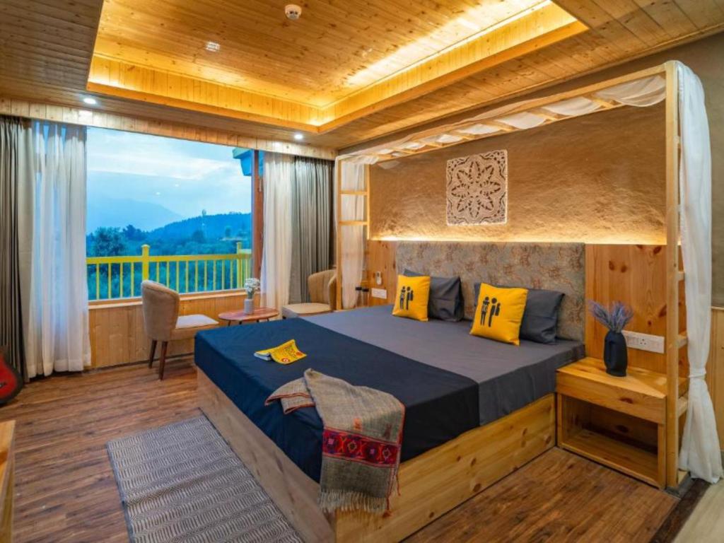 Nespecifikovaný výhled na hory nebo výhled na hory při pohledu z hostelu
