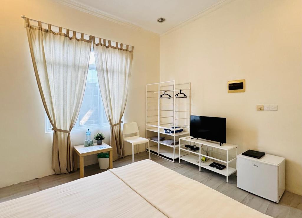 Three Hearts Guesthouse and Villas - 8