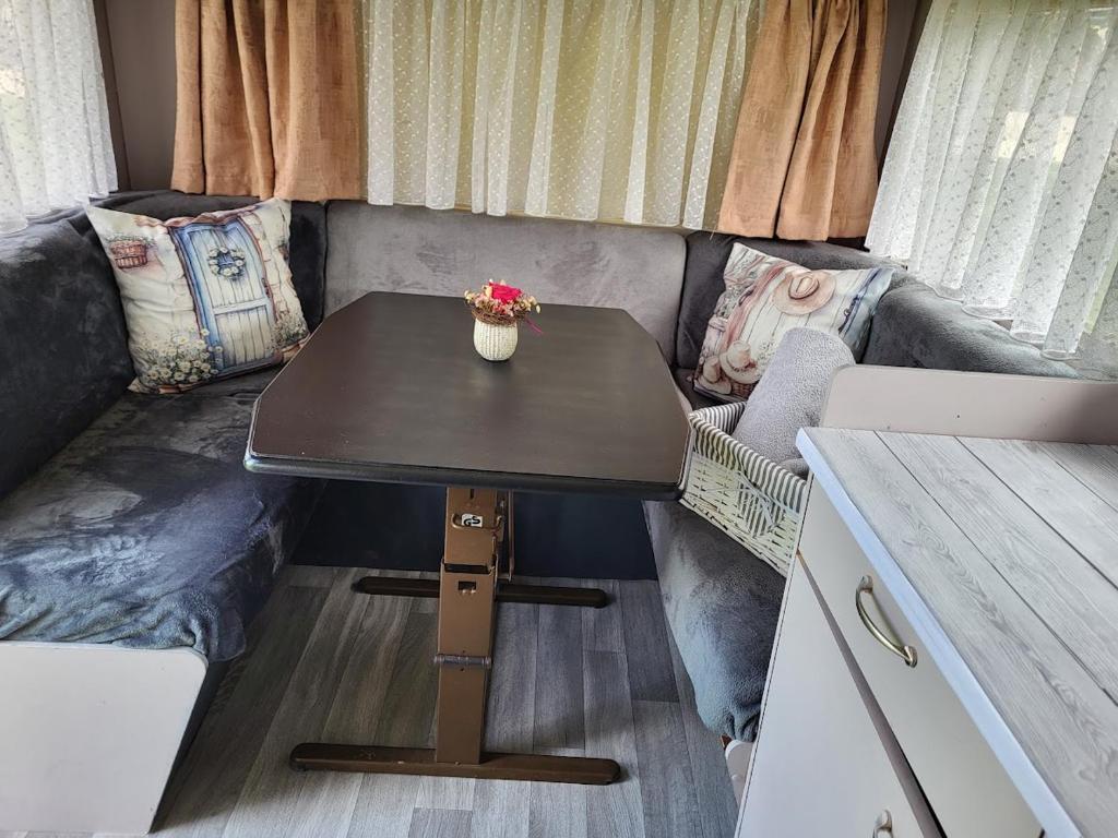 Posezení v ubytování Dani's Wohnwagen B&B