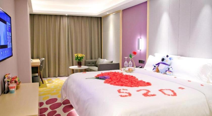 Katil atau katil-katil dalam bilik di Lavande Hotel Shenzhen Pingshan High-Speed Railway Station Longdong Metro Station