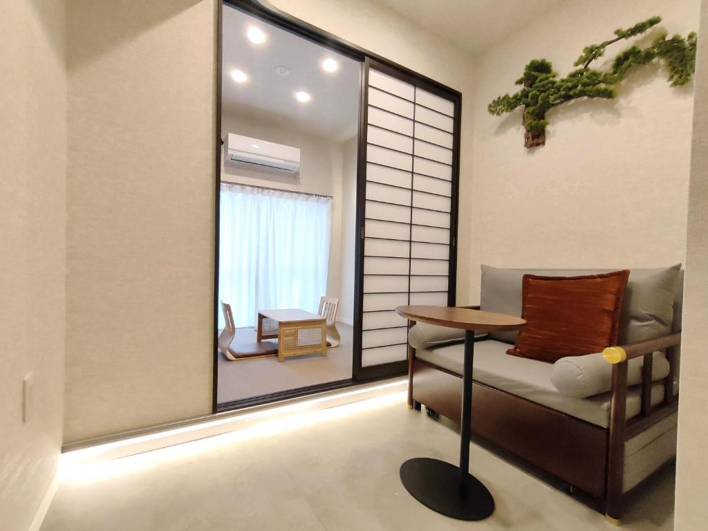 B6 东京新宿高田马场温馨两室民宿 Shinjuku T akadanobaba Cozy 2BR Apart ment 步行可达车站 山手线直达涩谷新宿池袋 适合家庭朋友情侣旅行长期入住 Quiet Family St ay in Tokyo