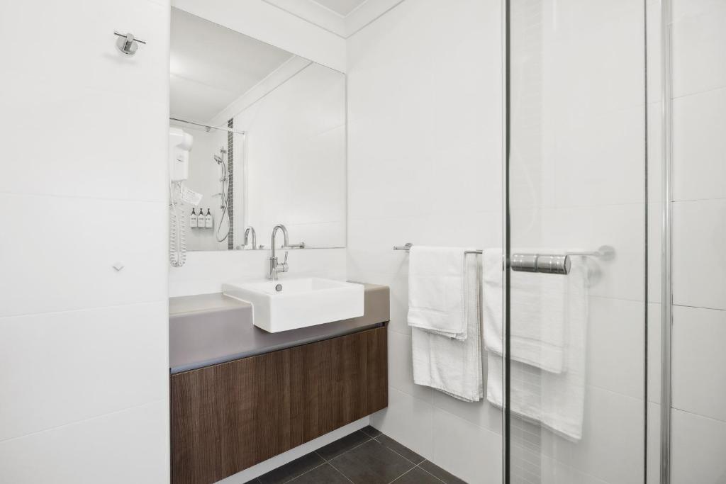 Koupelna v ubytování Quality Hotel Bayswater