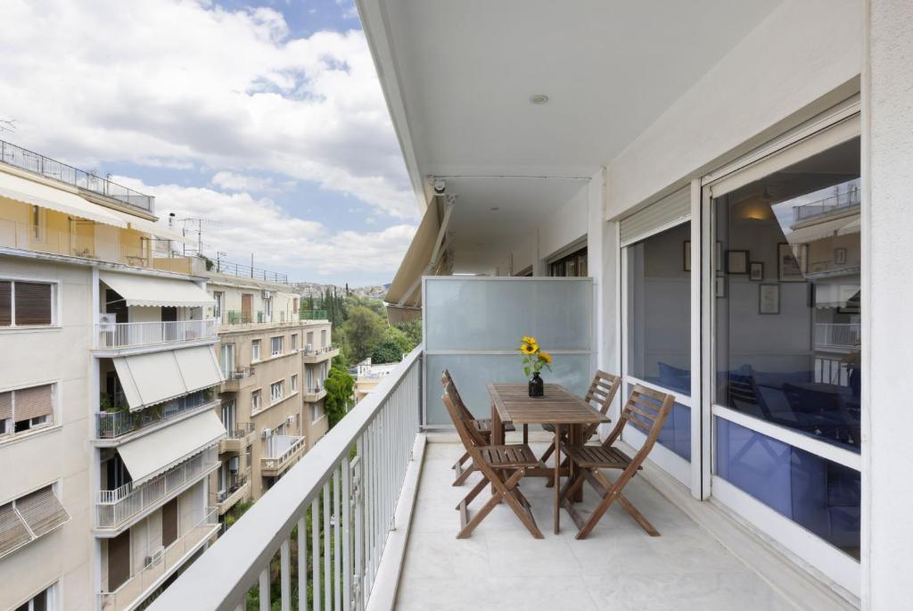 Balkon lub taras w obiekcie Super modern minimal flat nr metro & arch. Museum