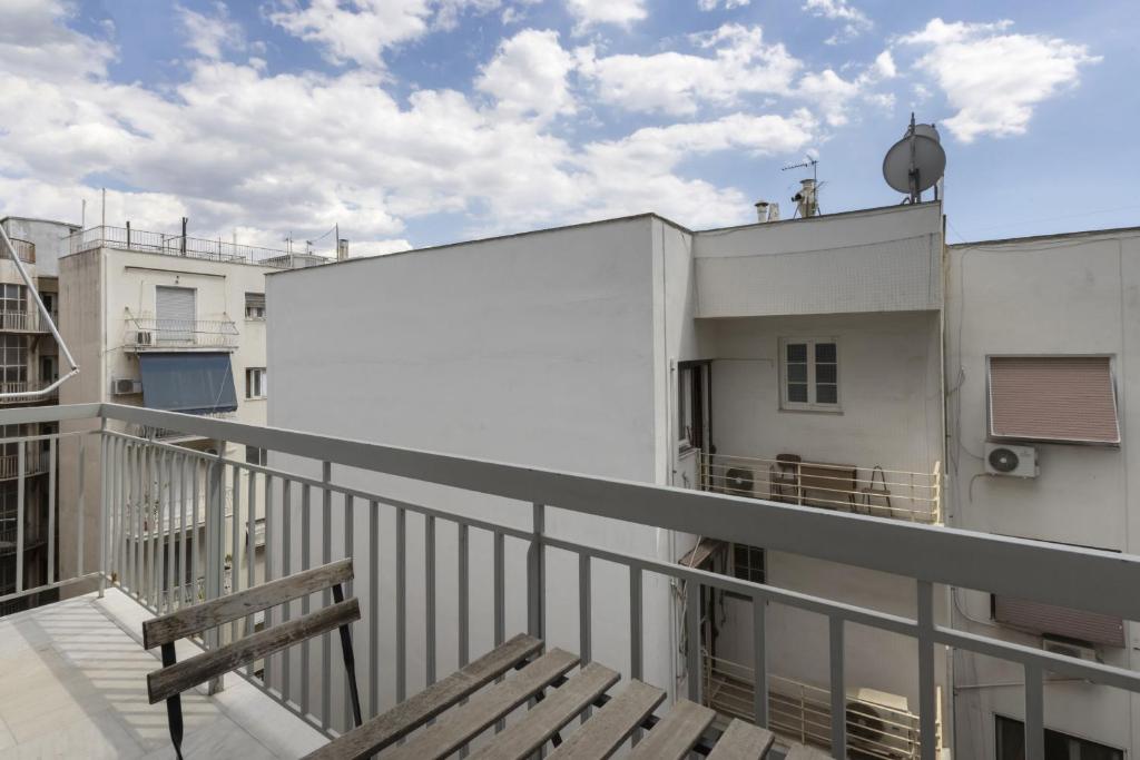 Balkon lub taras w obiekcie Super modern minimal flat nr metro & arch. Museum