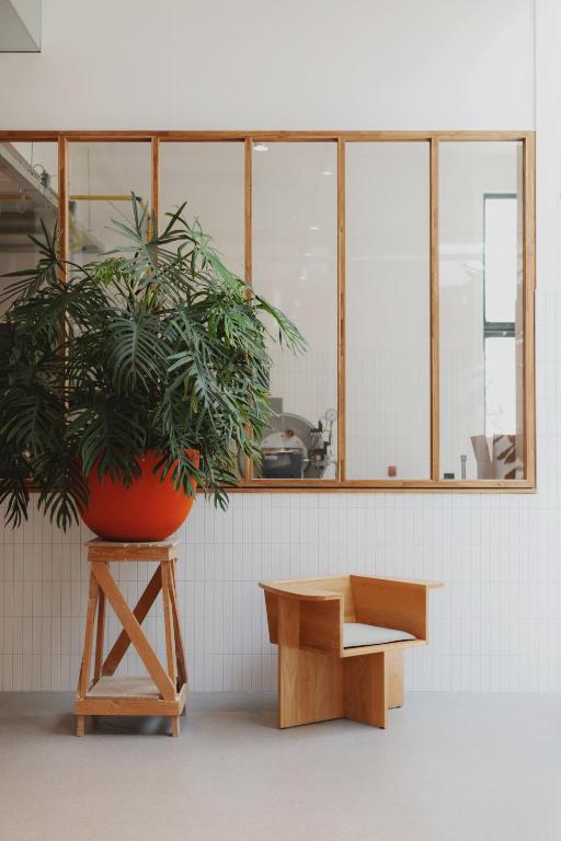 Man Met Bril Koffie Hotel - Resim 18