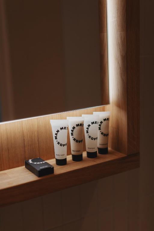 Man Met Bril Koffie Hotel - Resim 33