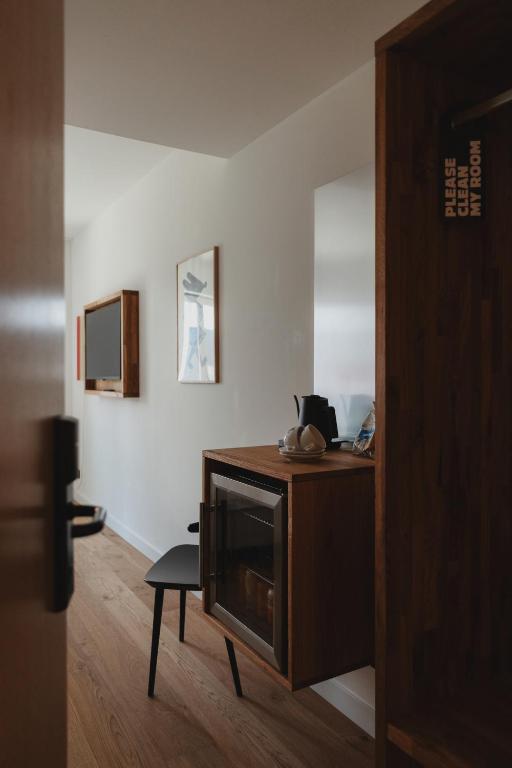 Man Met Bril Koffie Hotel - Resim 31