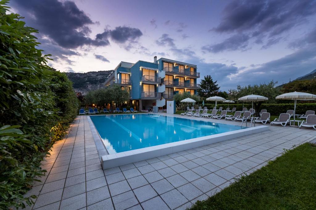 Bazén v ubytování Hotel Holiday Sport & Relax nebo v jeho okolí