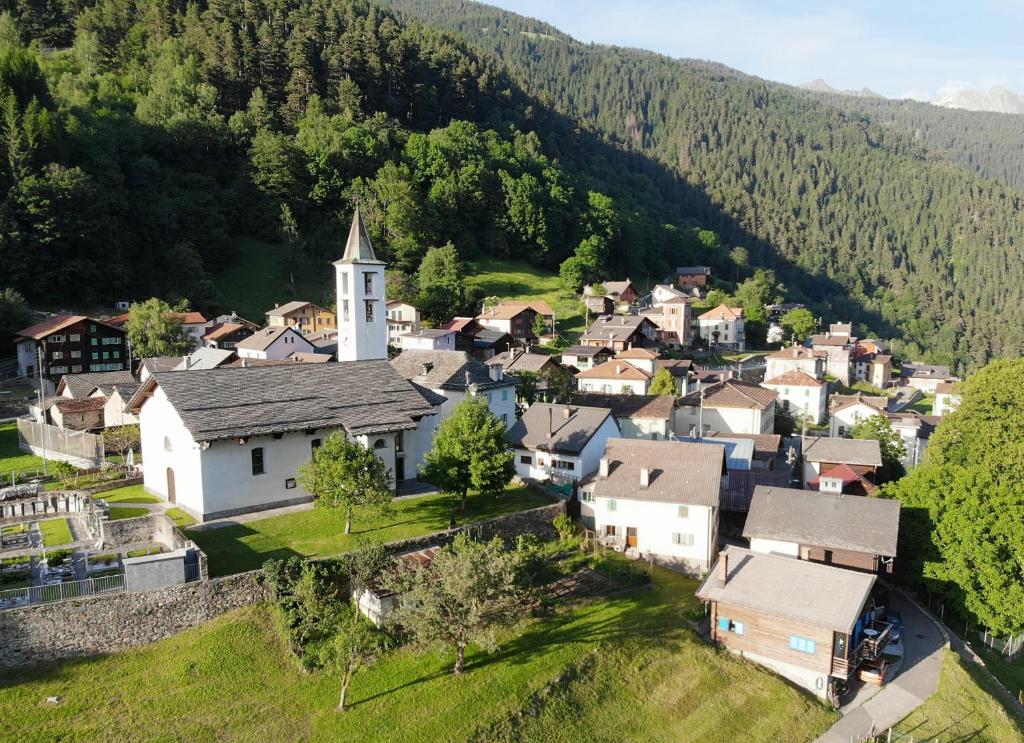 Nespecifikovaný výhled na hory nebo výhled na hory při pohledu z hotelu