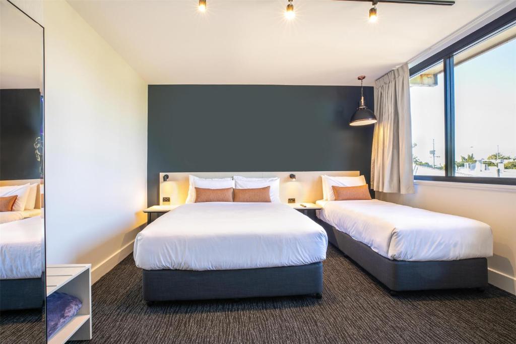 Nightcap at Chardons Corner Hotel - Resim 21