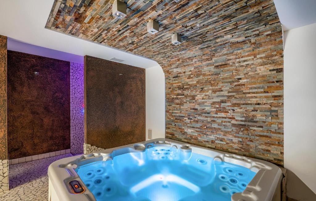 Fotografie z fotogalerie ubytování Awesome Home In Magliolo With Sauna v destinaci Magliolo
