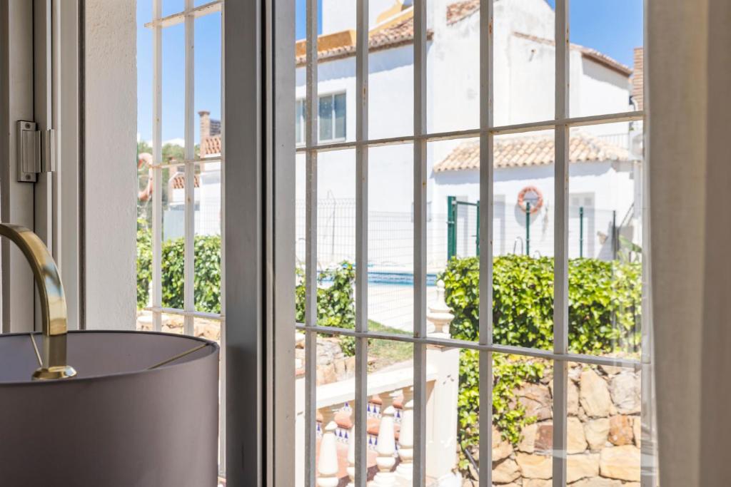 Fotografia z galérie ubytovania Stunning townhouse with pool in Riviera del Sol by Costarentals - Ref 199 v destinácii Sitio de Calahonda